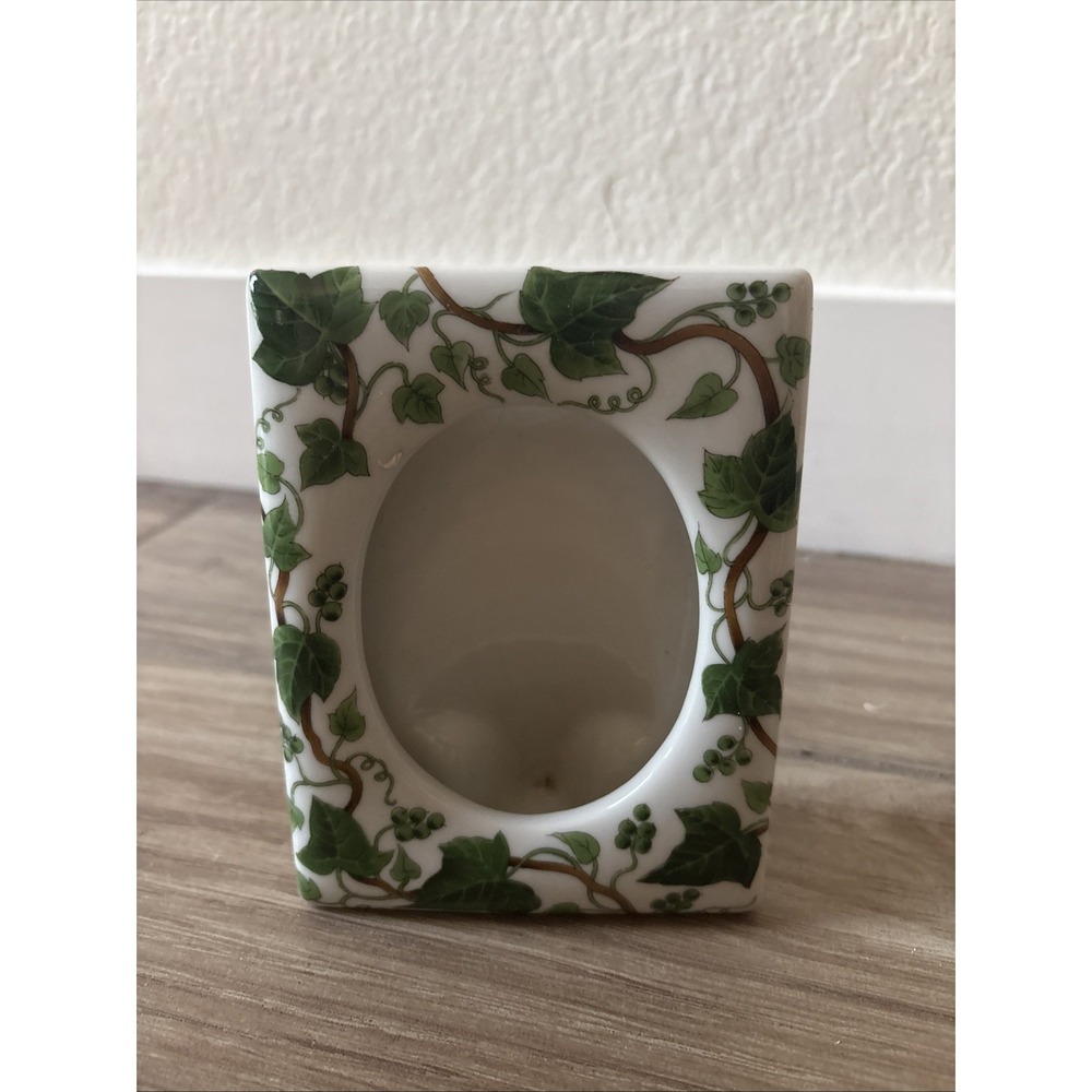 Vintage Ceramic Grapevine Grapes Vines Leaves 4" x 6"Picture Frame Made in Japan